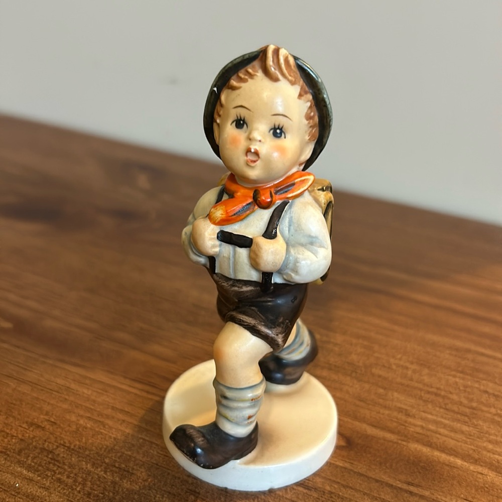 Hummel School Boy. Great condition. However, please see pictures!